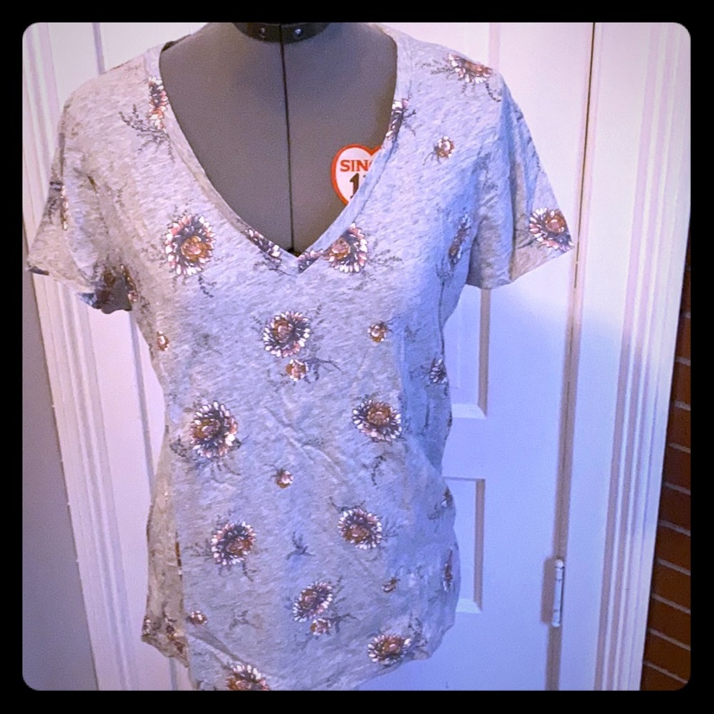 Thistle print V neck t